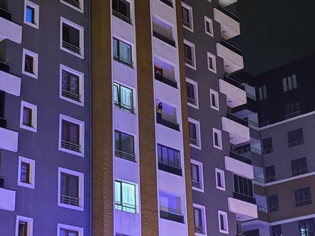 Komiser ikna etti, gen&ccedil; kadın intihardan vazge&ccedil;ti