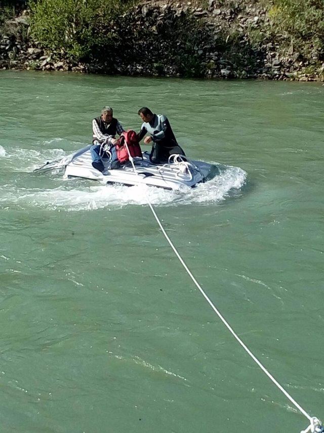 Tokat’ta otomobil Kelkit Çayı’na uçtu: 1 ölü