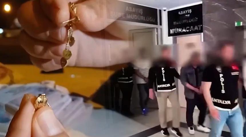 Umreye gitmek isteyeni de dolandırdılar kuyumcuları da