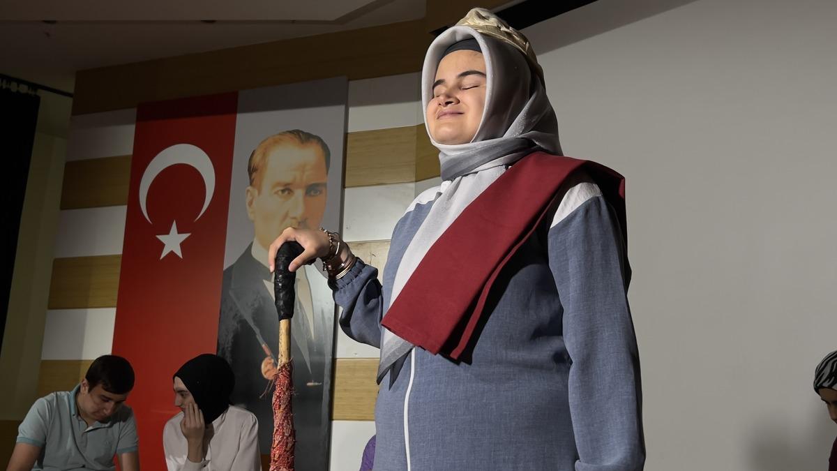 UNESCO mirası olarak biliniyor: Kadın meddahtan görme engelli öğrencilere eğitim 1