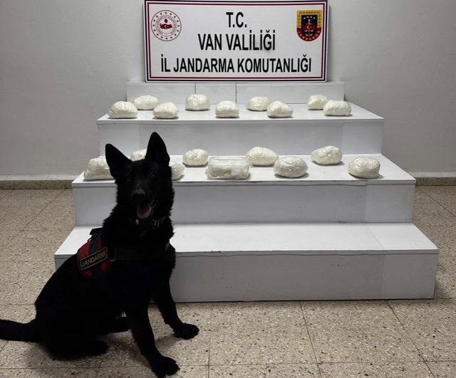 Van&rsquo;da yarım tona yakın uyuşturucu ele ge&ccedil;irildi 2