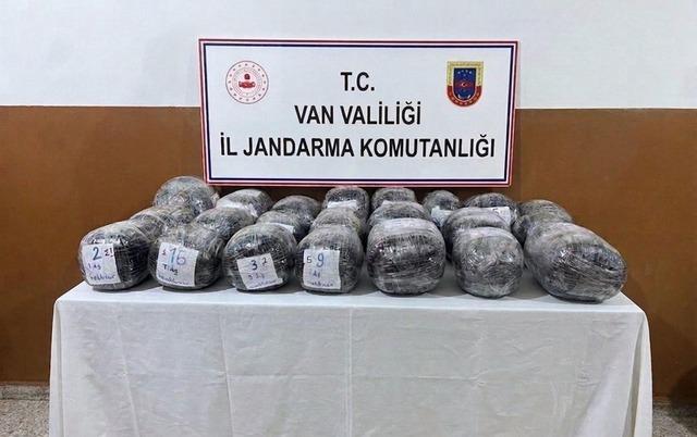 Van&rsquo;da yarım tona yakın uyuşturucu ele ge&ccedil;irildi 1