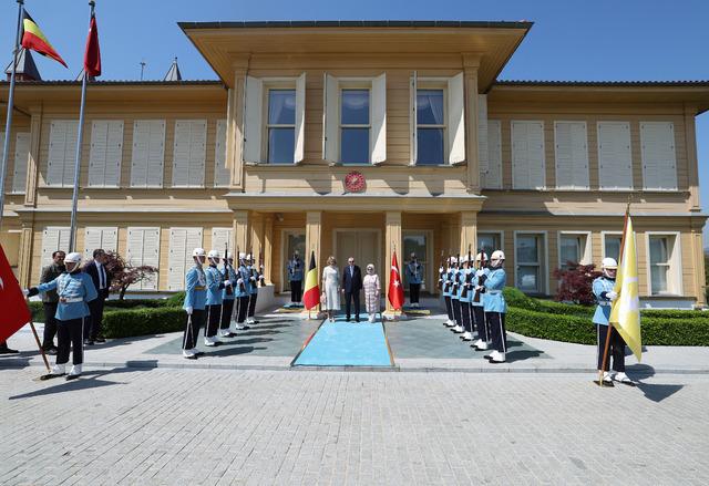 Cumhurbaşkanı Erdoğan, Krali&ccedil;e Mathilde&rsquo;yi kabul etti 1