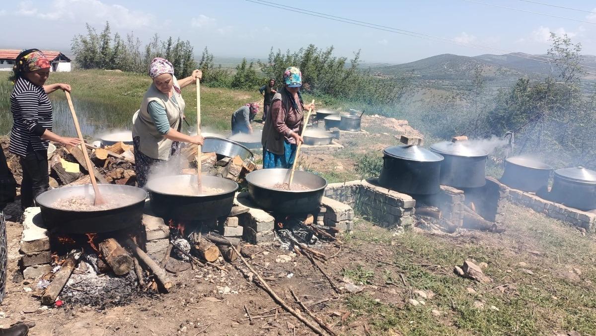 6 Mayıs ta oraya akın ettiler! Binlerce yıllık gelenek 1
