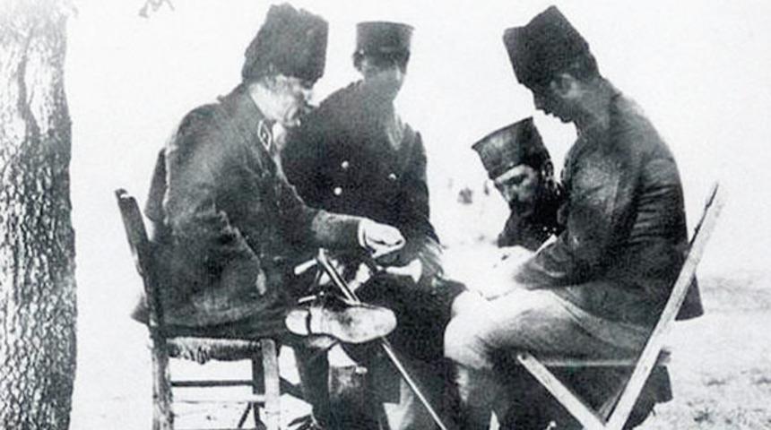 Atat&uuml;rk&rsquo;&uuml;n 'İleri' emri tartışmasına K&uuml;tahya da katıldı