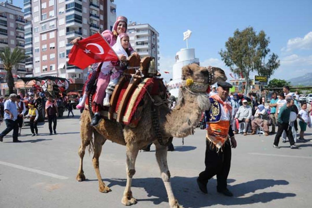 Antalya'da inanılmaz g&ouml;r&uuml;nt&uuml;ler! 'G&ouml;&ccedil;' ettiler