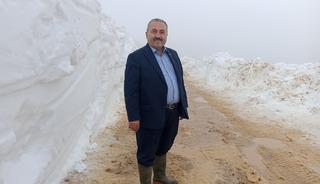 Mayıs g&uuml;neşiyle kar yağdı! Giresun'da metrelerce y&uuml;kseklikte