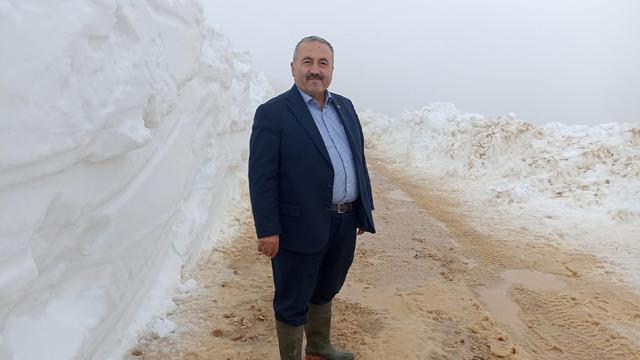 Mayıs güneşiyle kar yağdı! Giresun'da metrelerce yükseklikte