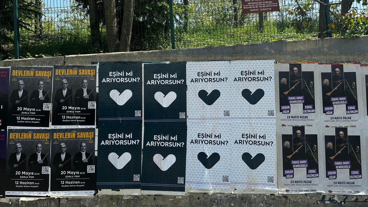  Sabah evden çıkanlar gözlerine inanamadı! Şehrin dört bir yanındaki bu yazıların sırrı ne? 3