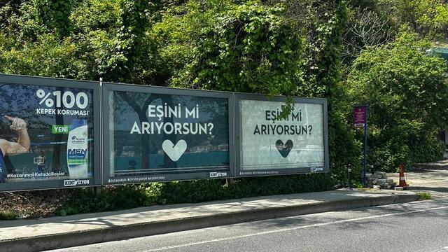  Sabah evden çıkanlar gözlerine inanamadı! Şehrin dört bir yanındaki bu yazıların sırrı ne?