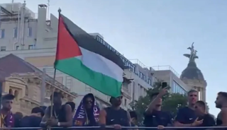Barcelona kutlamalarında Lamine Yamal, Filistin bayrağı taşıdı