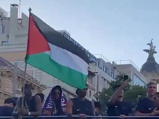 Barcelona kutlamalarında Lamine Yamal, Filistin bayrağı taşıdı