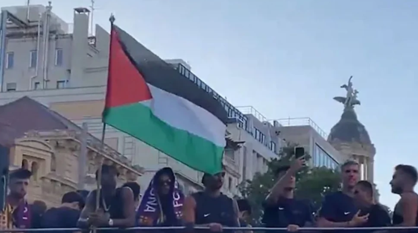 Barcelona kutlamalarında Lamine Yamal, Filistin bayrağı taşıdı