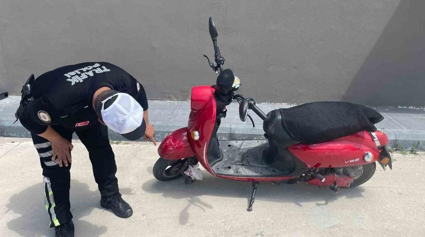 Karaman&rsquo;da elektrikli bisiklet devrildi: 1&rsquo;i ağır 2 yaralı