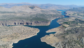Fırat Nehri&rsquo;nin son g&ouml;r&uuml;nt&uuml;s&uuml; korkuttu! &lsquo;Kıyamet alameti&rsquo; diyenler bile var