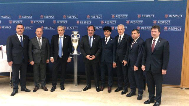 TFF, UEFA EURO 2024 adaylık dosyasını sundu 