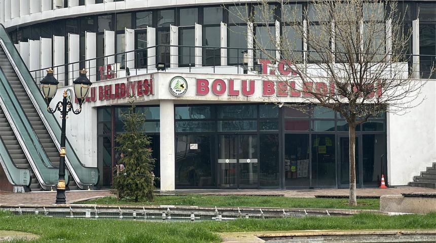 Sabah erken saatte d&uuml;ğmeye basıldı: Bolu Belediyesi'ne yeni operasyon