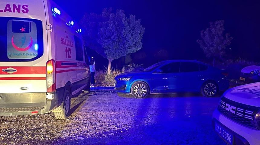 Tarlada &ccedil;alışan &ccedil;ift&ccedil;i &ouml;l&uuml; bulundu