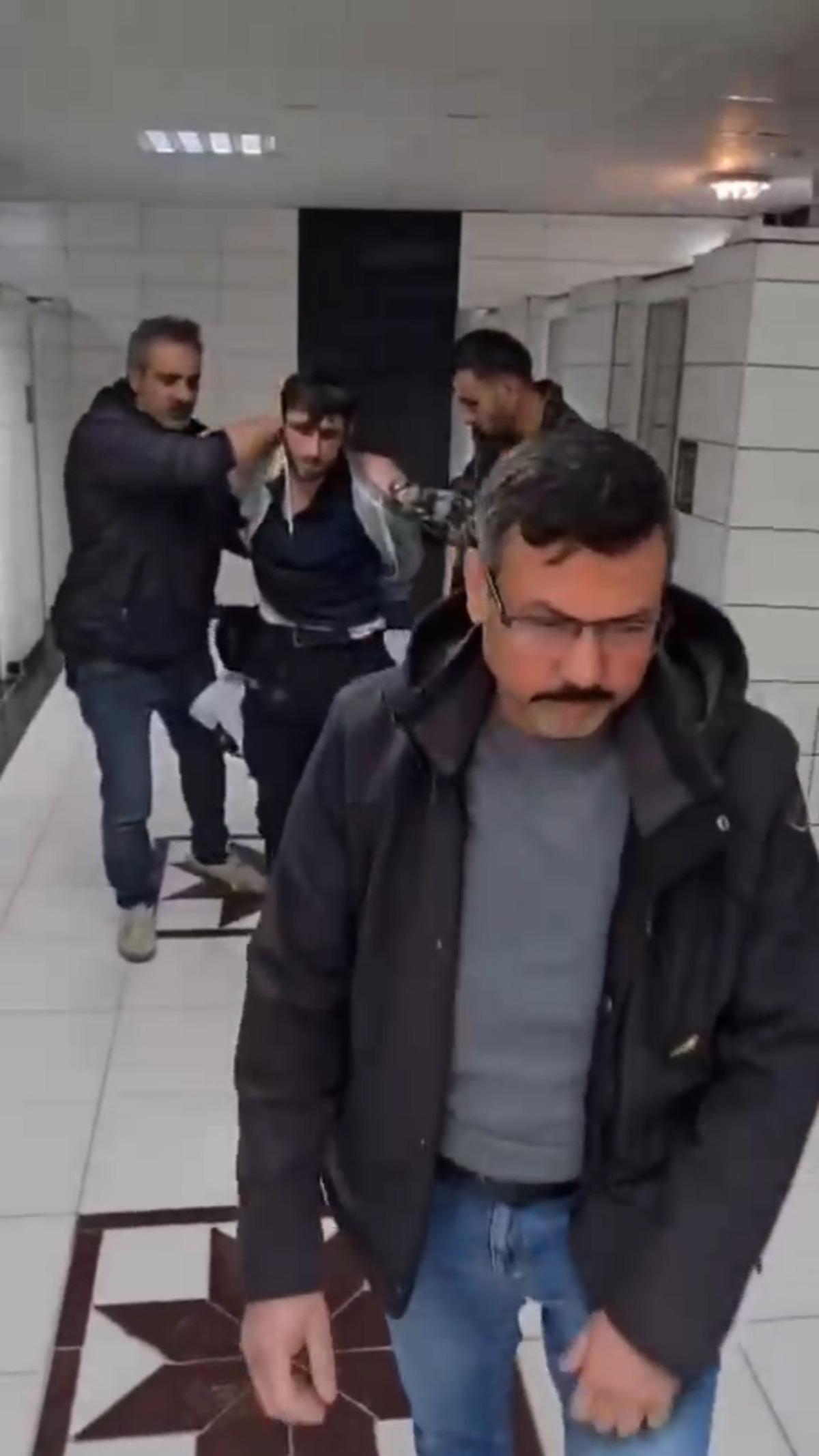 Herkesi şaşırttı! 2 aydır tuvalette yaşayan firari yakalandı 1