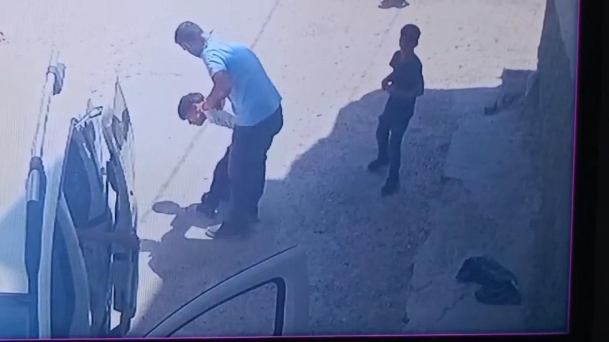 Oğluyla kavga eden çocukları darbetti! Baba gözaltına alındı 1