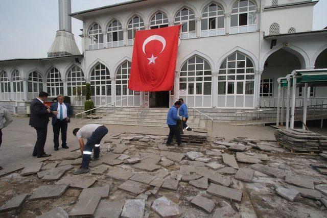 Akyazı’da kavşaklar yenileniyor