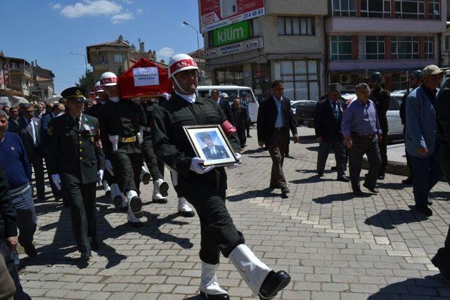 Kıbrıs gazisi Muharrem Ağduk son yolculuğuna askeri törenle uğurlandı