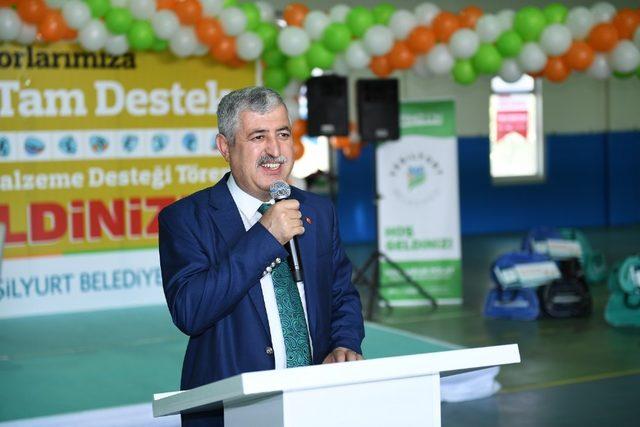 Yeşilyurt Belediyesi’nden amatör spor kulüplerine malzeme desteği