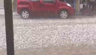 Ankara&rsquo;da dolu yağışı etkili oldu