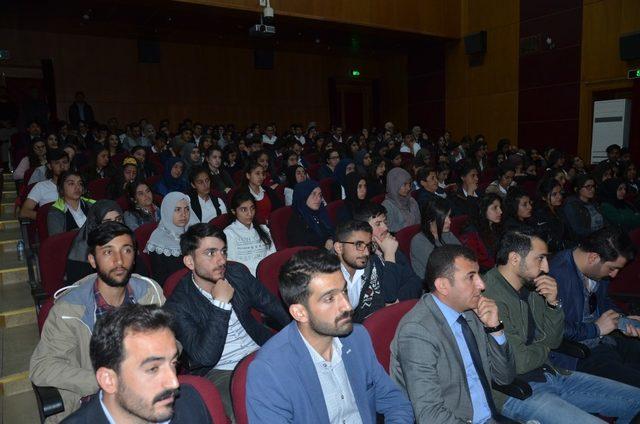 Yüksekova’da tanıtım ve kariyer günlüğü etkinliği