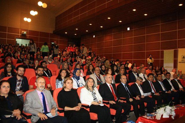 Dicle Üniversitesi Eczacılık Fakültesi 1. Öğrenci Kongresi