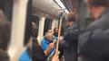 Oklavayla m�dahale etti! �stanbul'da metroda kavga