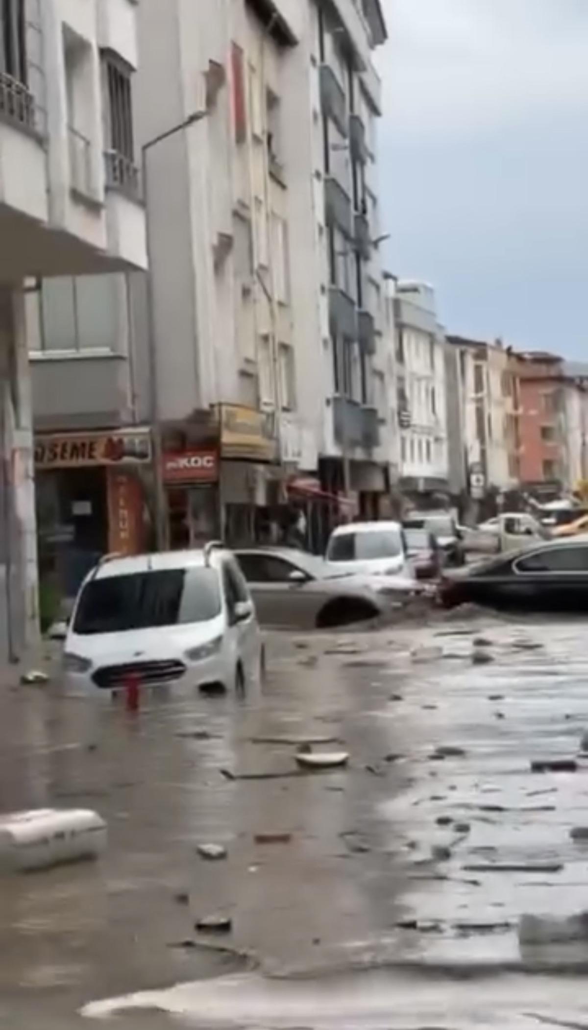Samsun da sel! Can pazarı yaşandı: "Daha önce böyle bir şey görmedik" 2