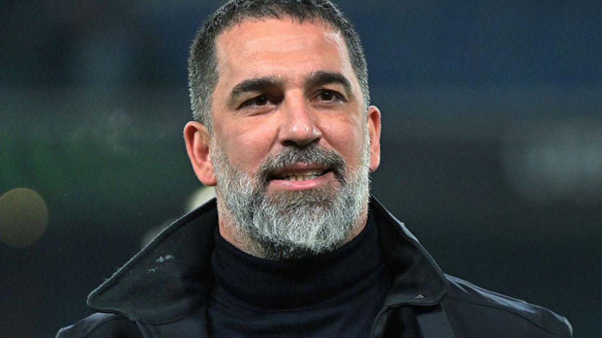 Arda Turan gelecek sezon &ccedil;alıştıracağı takımı a&ccedil;ıkladı! 3