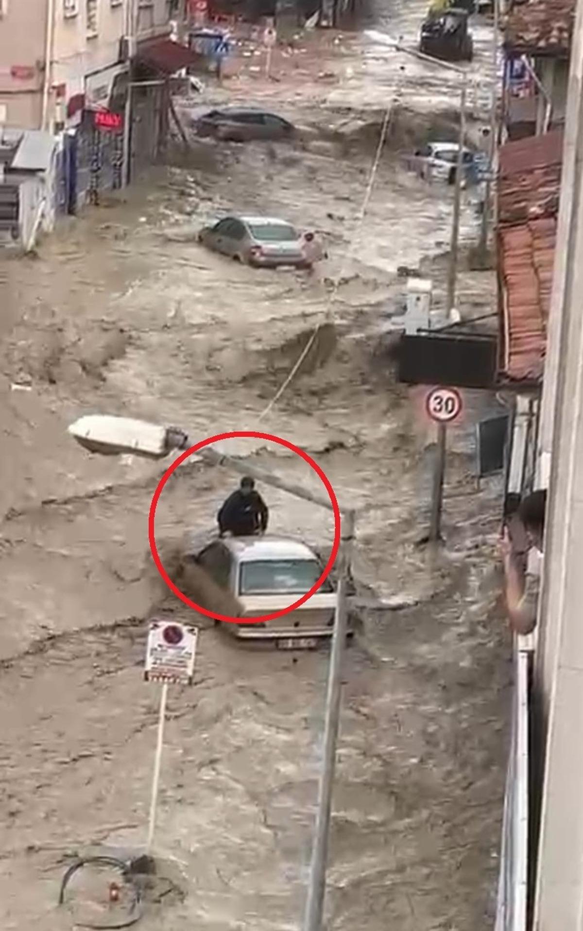 Samsun da sel! Can pazarı yaşandı: "Daha önce böyle bir şey görmedik" 4