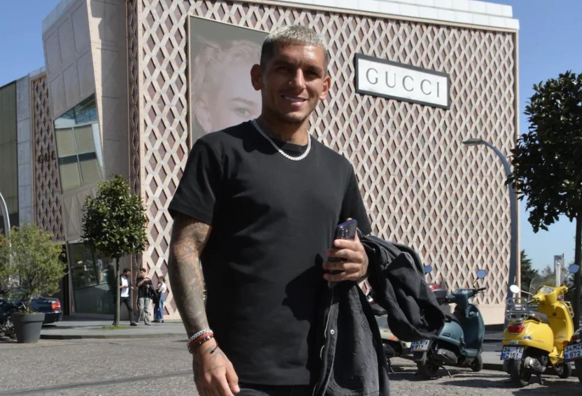 Beyoğlu nda Galatasaraylı futbolcu Lucas Torreira darbedildi! Saldırgan yakalandı 1