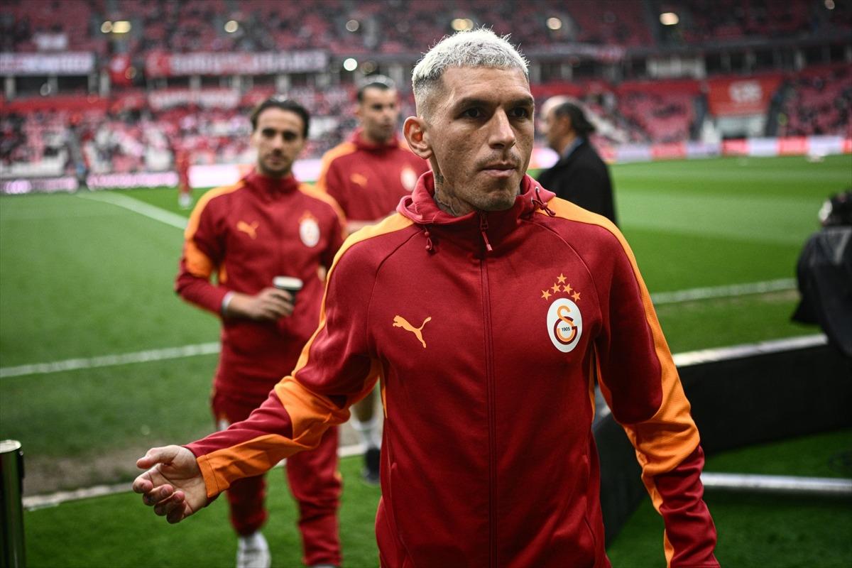Beyoğlu nda Galatasaraylı futbolcu Lucas Torreira darbedildi! Saldırgan yakalandı 2