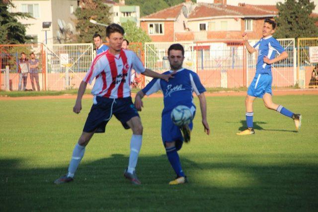 İl Özel İdarespor liderliğe yükseldi