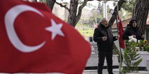 Şehit yakınları i&ccedil;in yeni d&uuml;zenleme: 11 bin TL'den iki asgari &uuml;crete &ccedil;ıkarılacak