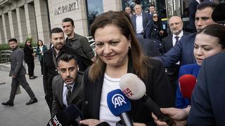 Burcu Köksal'dan olay Özgür Özel iddiası: Gecenin hangi saatinde ne yazacağı belli olmuyordu