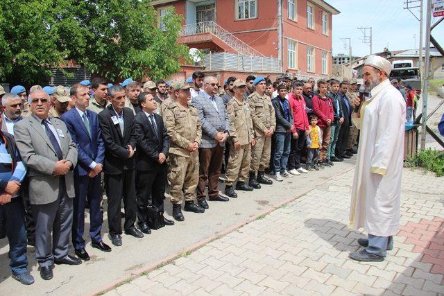 Kazada hayatını kaybeden jandarma er son yolculuğuna uğurlandı