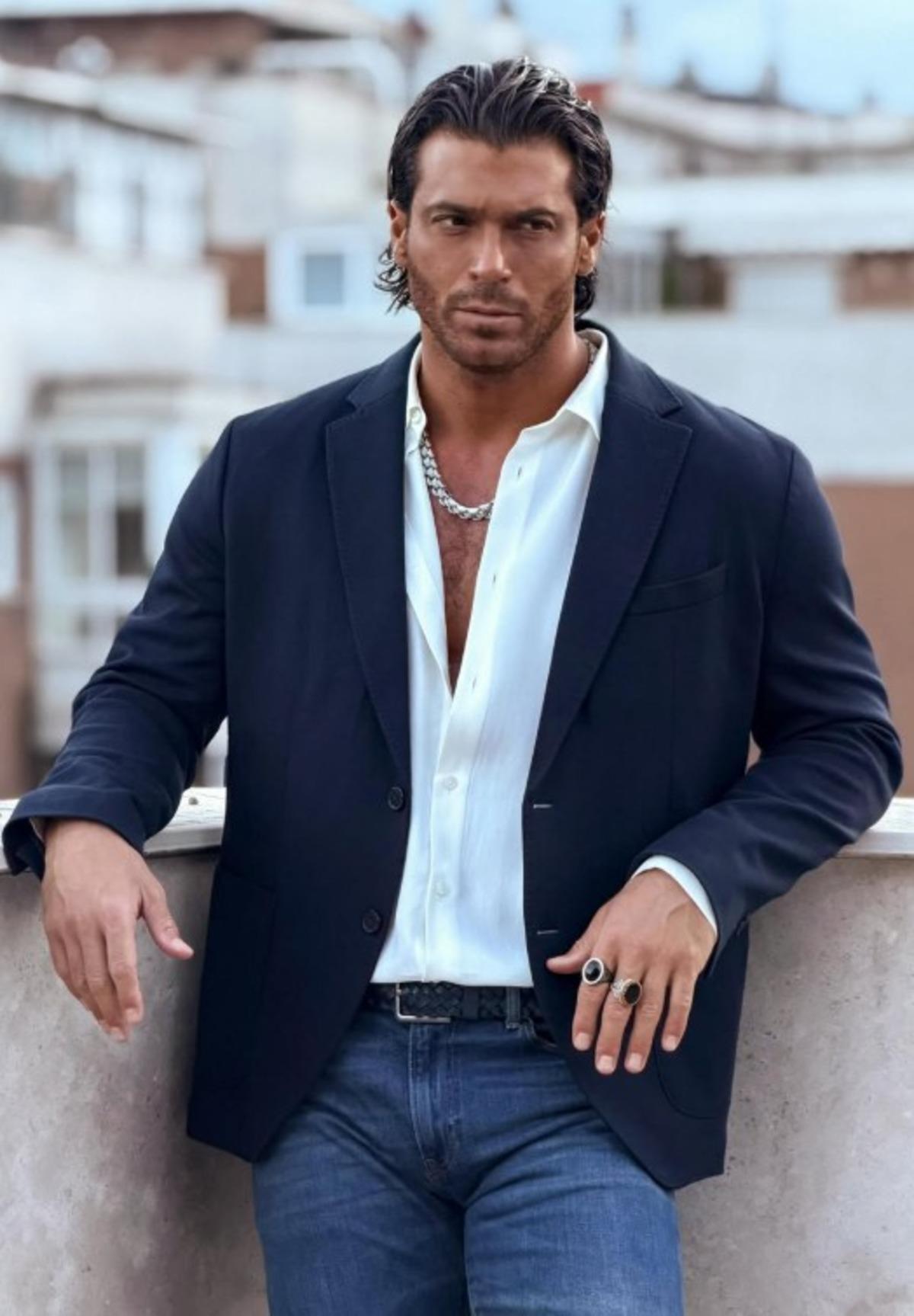 Can Yaman değişimiyle şaşırttı! Eleştirilere kayıtsız kalmadı 1