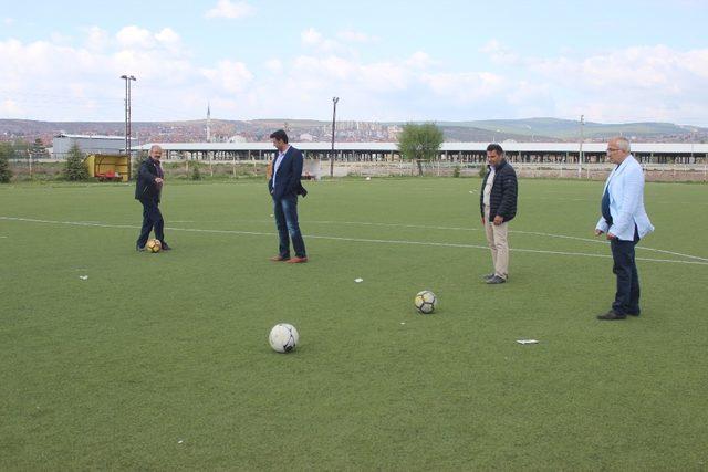 Tavşanlı Karakova semt sahaları yeniden yapılıyor