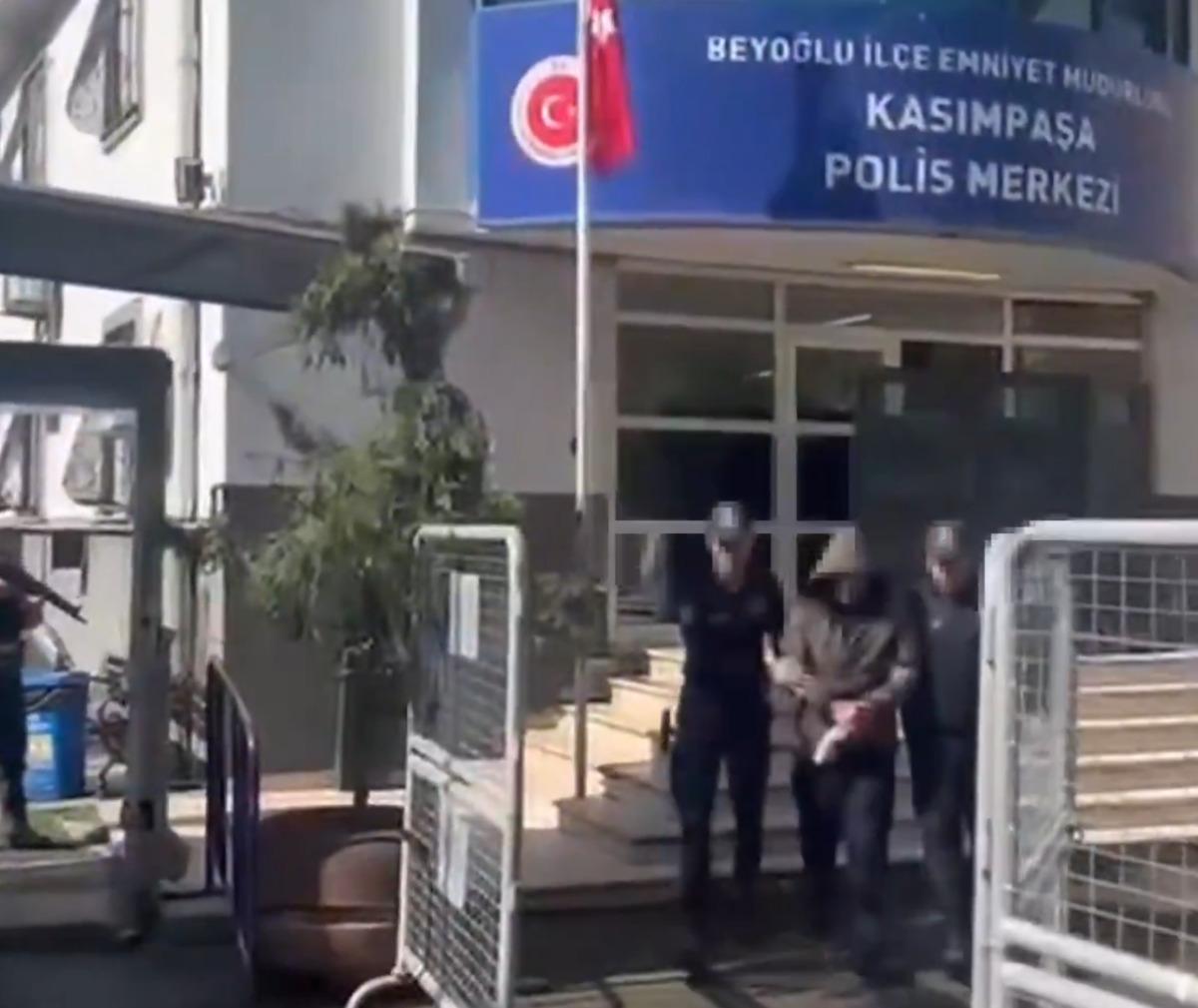 Lucas Torreira ya saldırı anının görüntüleri ortaya çıktı! AVM çıkışını bekleyip pusu kurmuş 4