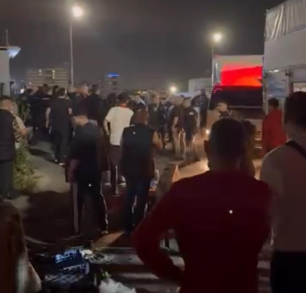 Sebze ve Meyve Hali nde bıçaklı kavga: 7 gözaltı 12 polis yaralandı 3