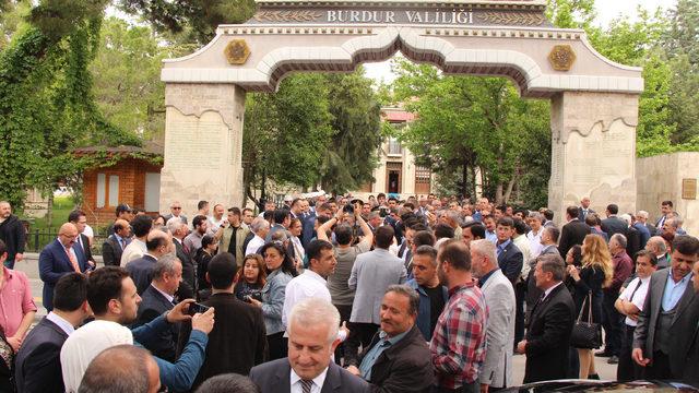 Burdur Valisi Yılmaz, milletvekilliği için istifa edeceğini açıkladı (2)