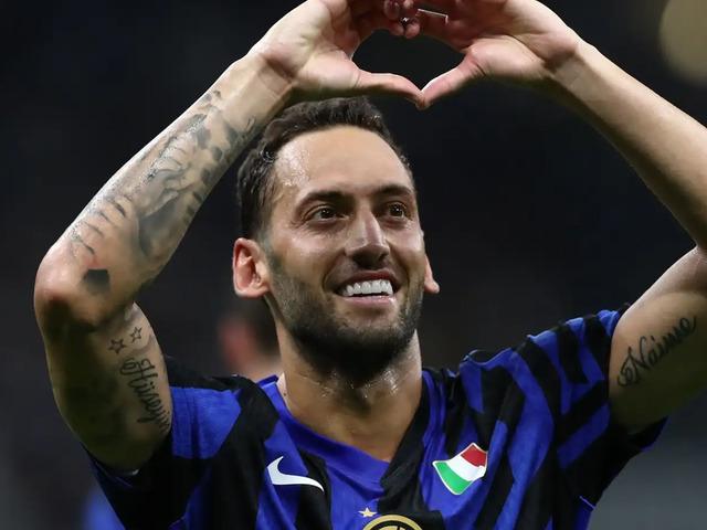 Fenerbah&ccedil;e'de tarihi se&ccedil;im bombası! Hakan &Ccedil;alhanoğlu teması başladı