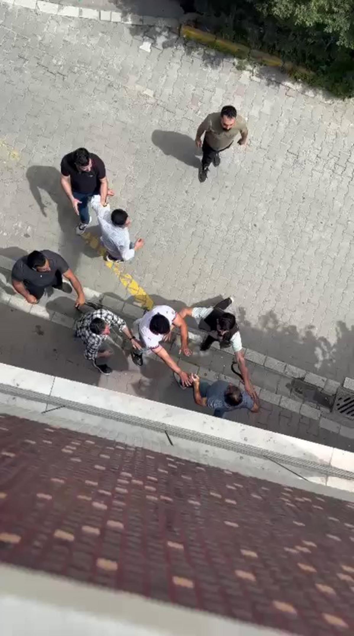 Hem su&ccedil;lu hem g&uuml;&ccedil;l&uuml;! Tıraş parasını &ouml;demeyip salonu bastı: "&Ouml;rg&uuml;t gibi davranıyorlar" 1