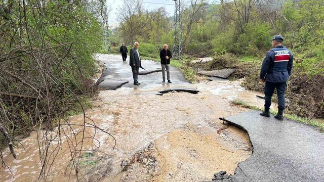 Karabük’te çöken köy yolu yeniden ulaşıma açıldı