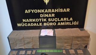 Pe&ccedil;eteye emdirilmiş uyuşturucuyla yakalanan şahıs tutuklandı