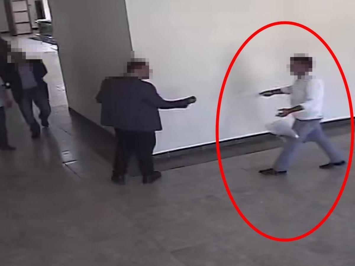 Sivrihisar Belediye Başkanı Habil D&ouml;kmeci&rsquo;ye yumruklu saldırı! 3